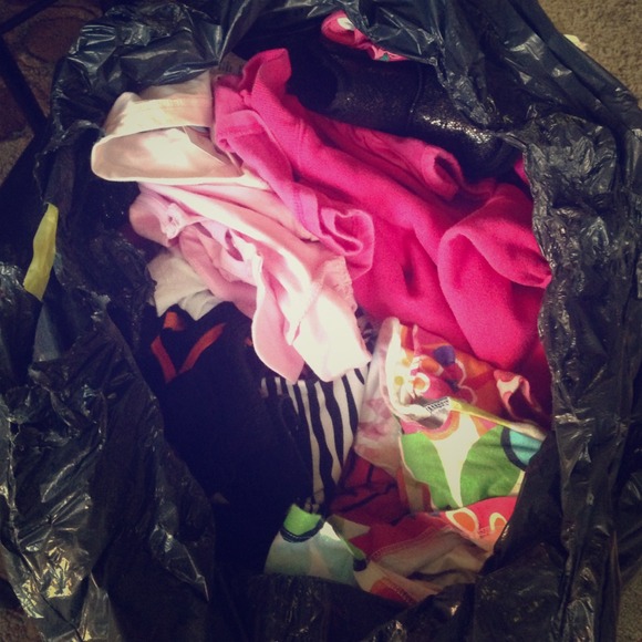 2t bundle of children's clothes