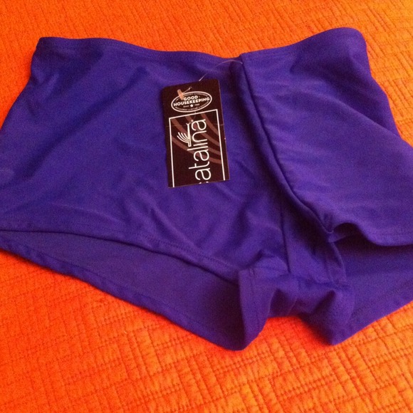 ⬇️Catalina boy shorts swim bottoms.