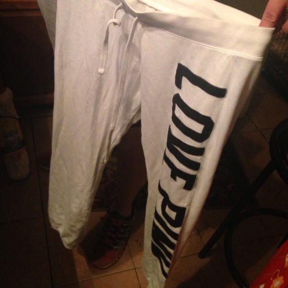❗️SOLD ON MERC❗️White Comfy VS love pink sweats
