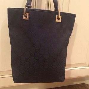 Gucci canvas GG bucket bag/ size s/ gold hardware