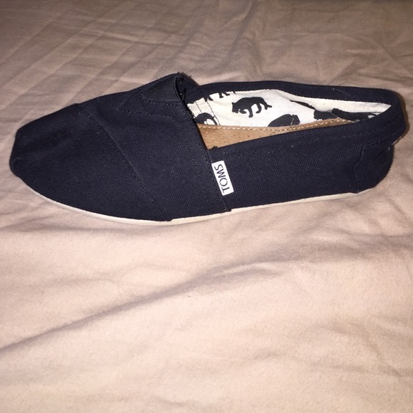 Black classic toms