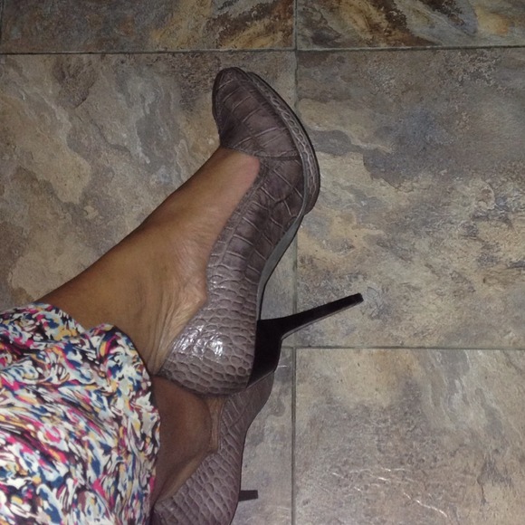 BCBG Maxazaria pump!