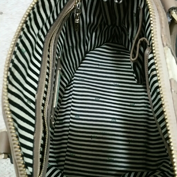 designer bags - Picture 2 of 4