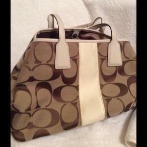AUTHENTIC COACH HANDBAG
