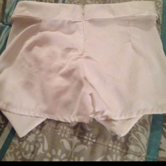 SOLD White Asymmetrical Shorts sz L Forever 21 - Picture 4 of 4
