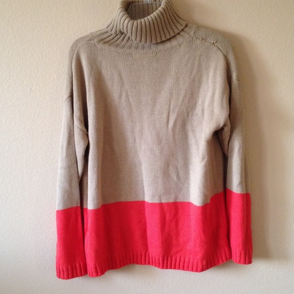 Colorblock sweater! - Picture 2 of 2