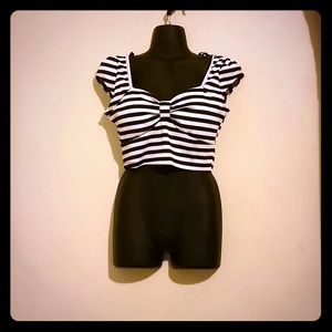 🔴SOLD🔴Black & White Striped Crop Top