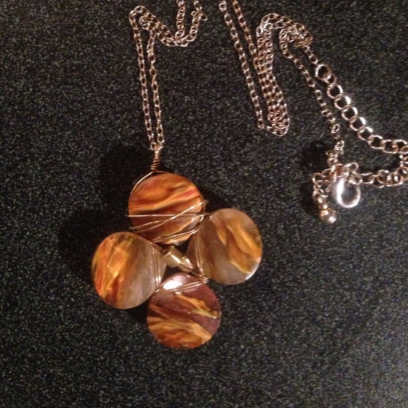 Flower shaped necklace