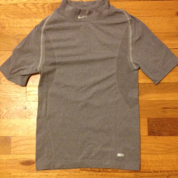 •●☆SOLD☆●•   Nike Team Dri Fit running top