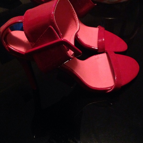 Heels - Picture 2 of 3