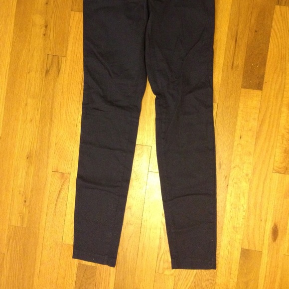 •●☆SOLD☆●• H&M high waist chino pant, navy