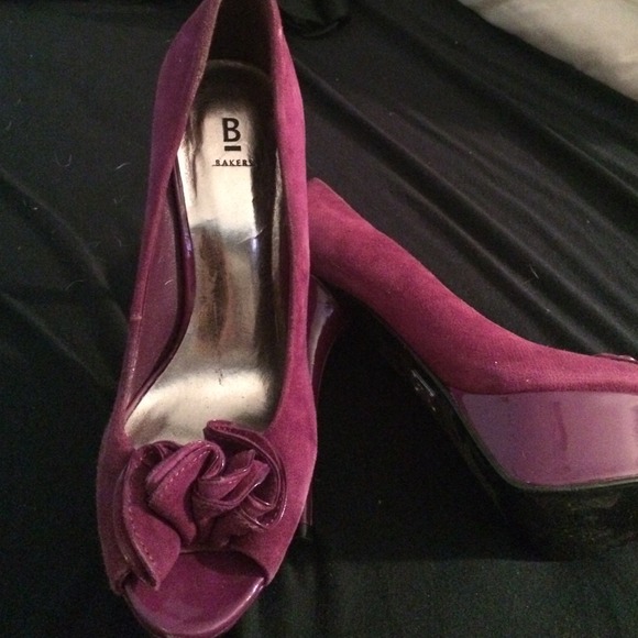 Purple suede pumps size 6