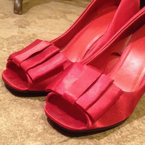 Red Satin Peep Toe Shoes - Picture 2 of 3