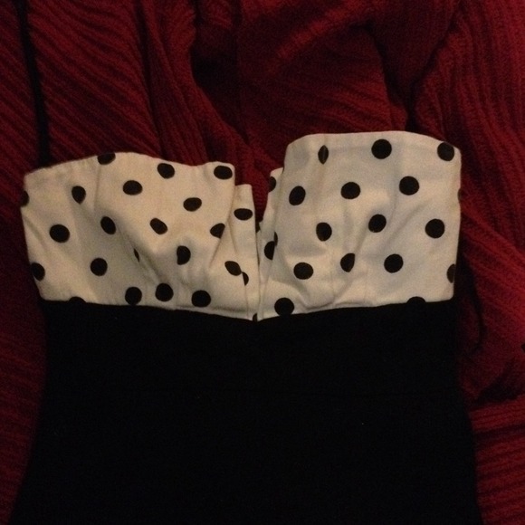 Knee length black and white polka dot dress - Picture 1 of 2