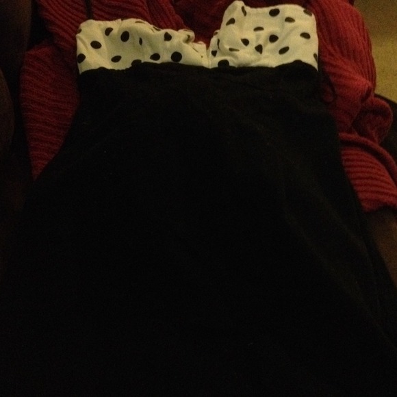 Knee length black and white polka dot dress - Picture 2 of 2