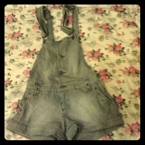 Short overalls