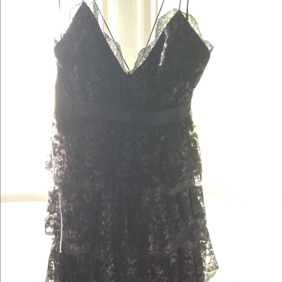 Lace ruffles black dress - Picture 4 of 4