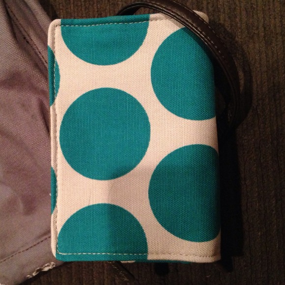 Thirty-One clutch wallet