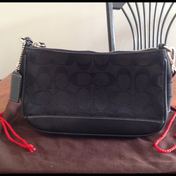 Classic back small coach bag