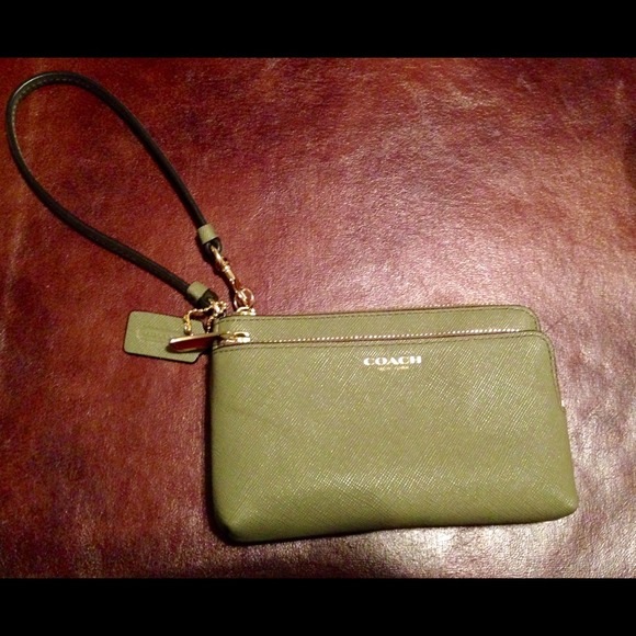 ➕sold on ebay➕coach double zip wrist wallet
