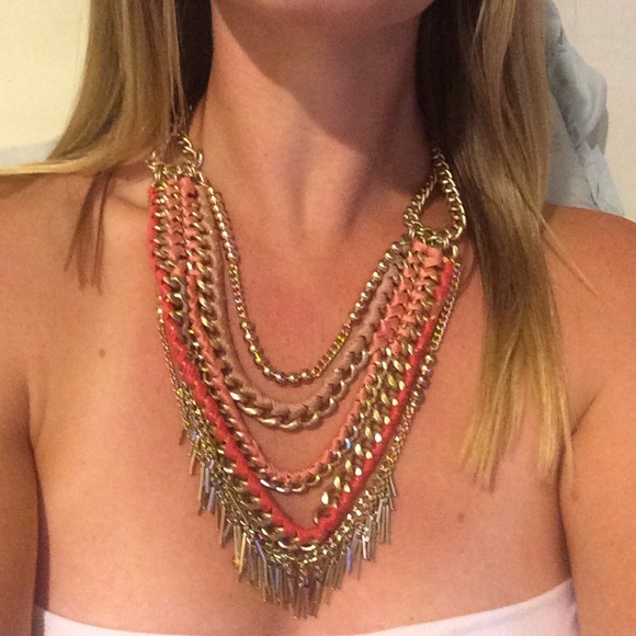 Stella & Dot Fringe Coral/ Pink Statement Necklace - Picture 2 of 2