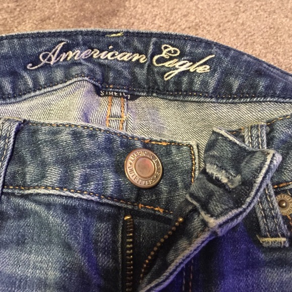 Size 2 stretch light faded American eagle jeans - Picture 1 of 3