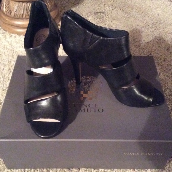 💕 Vince Camuto heels 💕 Reduced Price