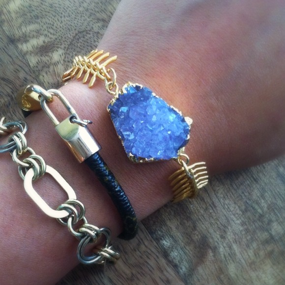 Fishbone bracelet with amethyst druzy