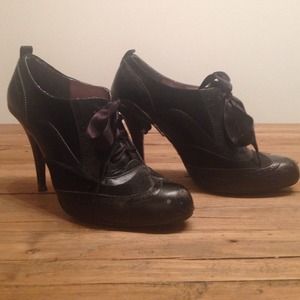 Men's-inspired mixed material Oxford booties