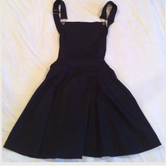 pinafore dress