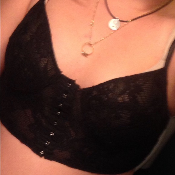 Urban Bralette - Picture 2 of 3