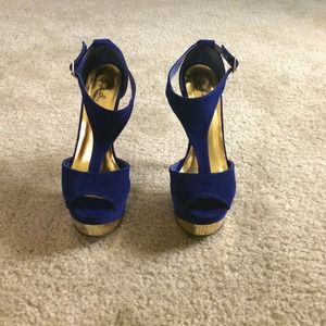 Royal blue pumps
