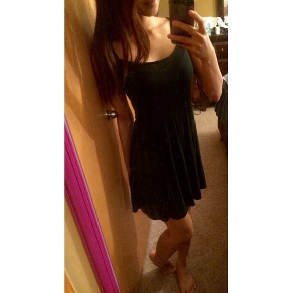 🚫‼️BUNDLE‼️🚫Black Brandy Melville Dress - Picture 3 of 3