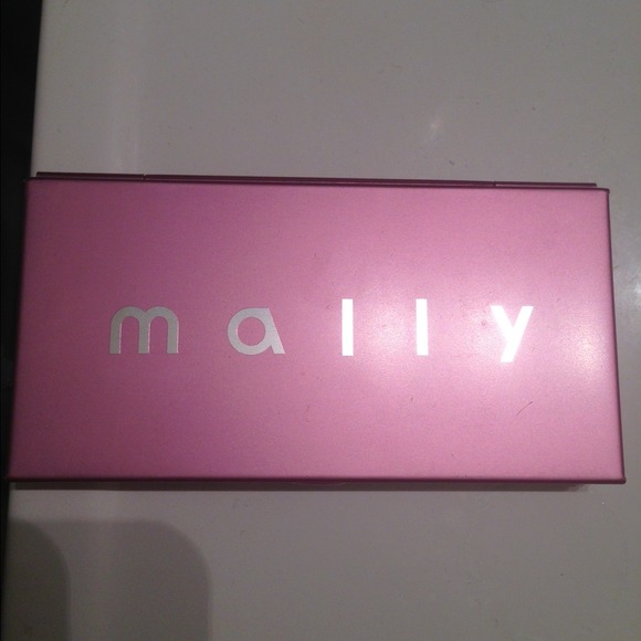Mally blush palette