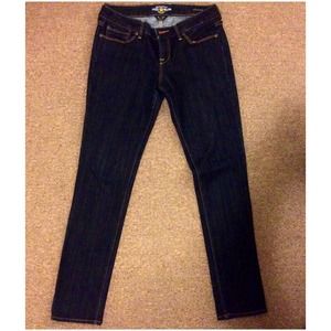 Lucky Brand Lola Skinny. Size 8/29.