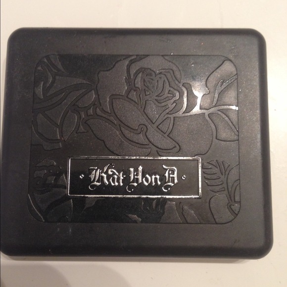 Kat Von D bronzer