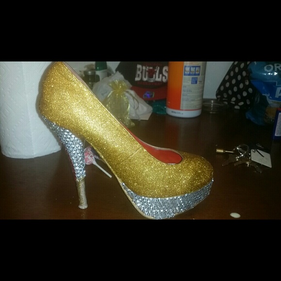 Custom gold glitter red bottom Shoes - Picture 2 of 4