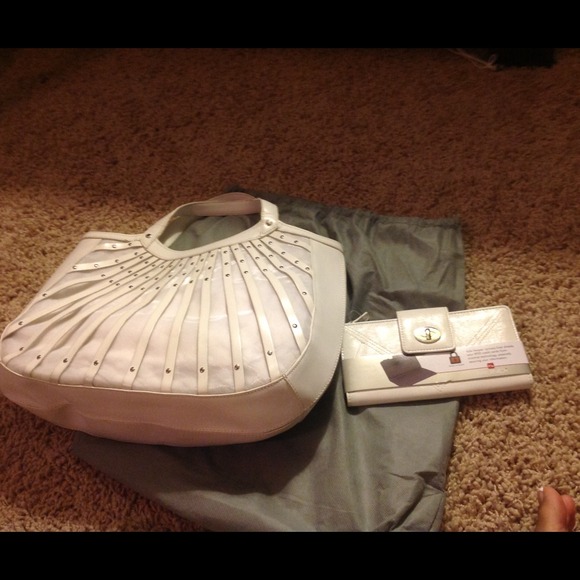 MAXX New York white leather handbag