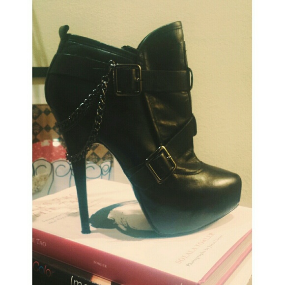 Bakers Boots - 💙 Sexy Life! Buckles & Chains Leather booties