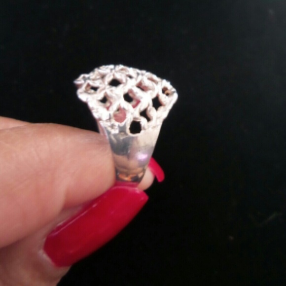 Shiny silver ring - Picture 4 of 4