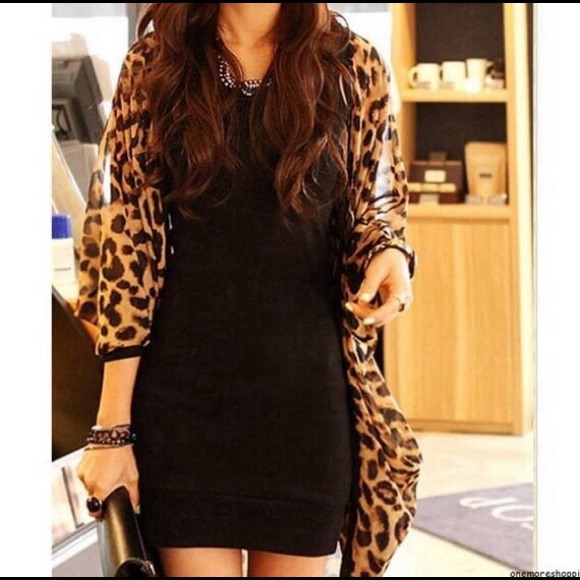 Tops - SALE!❤️NWT Leopard Chiffon Kimono Cardigan