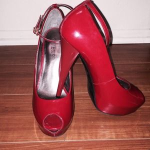 Red GUESS pumps