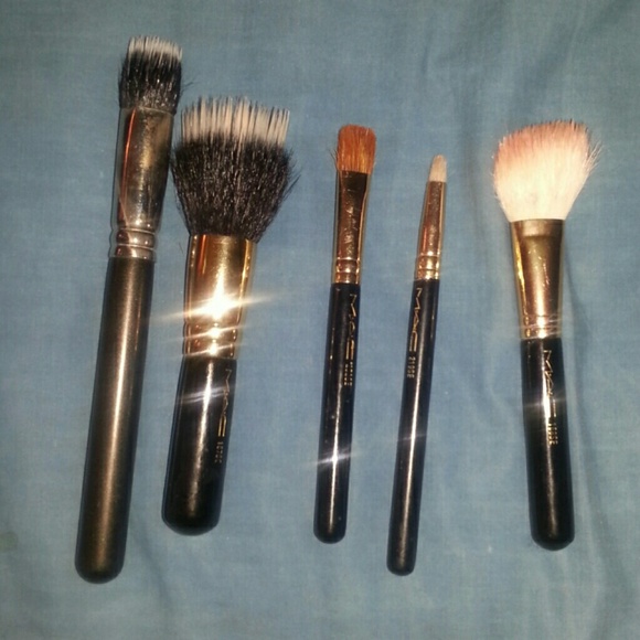 Mac makeup brush set