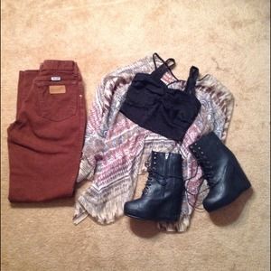 3 for $25! Cleaning out closet deal !!