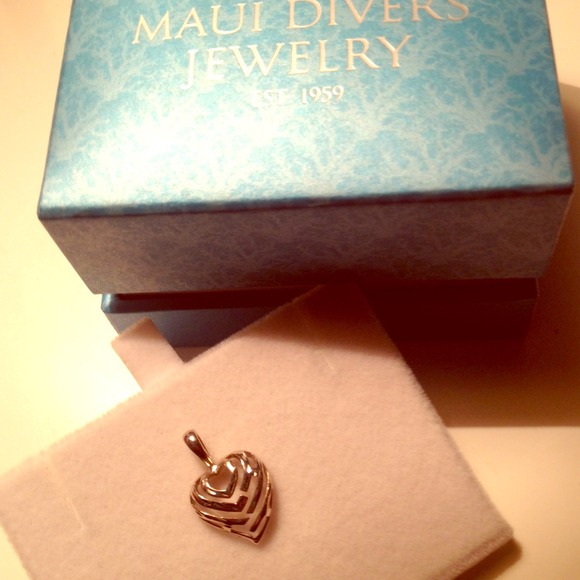 14k White Gold Aloha Heart Pendent!!