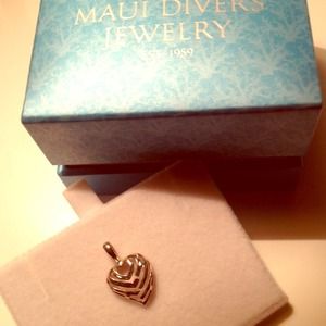 14k White Gold Aloha Heart Pendent!!