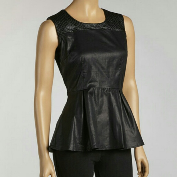 ❤CLOSING SALE❤ Black Sleeveless Peplum Top