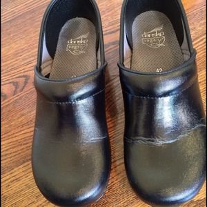 ••HOLDING FOR TRADE••Dansko clogs