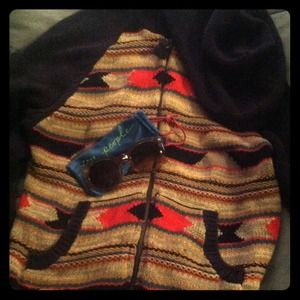 Quicksilver sweater and free people sunglasses