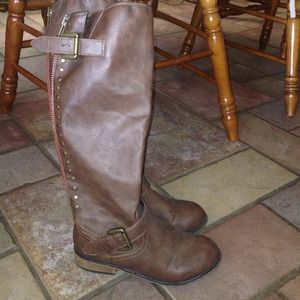 Brown boots